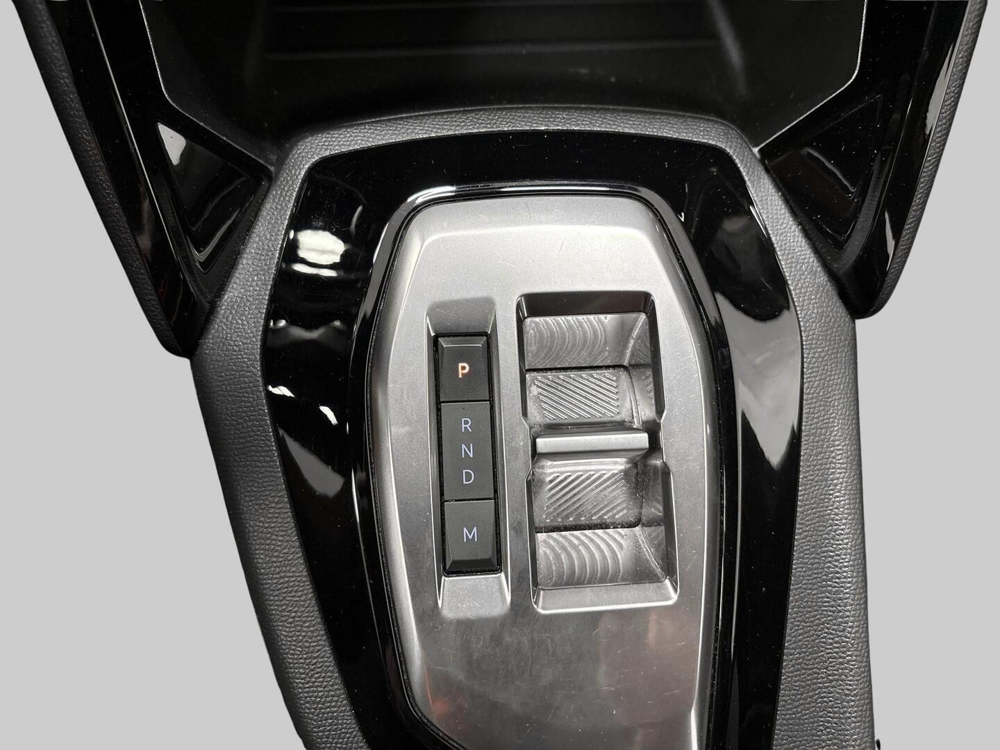 PEUGEOT 2008 2023