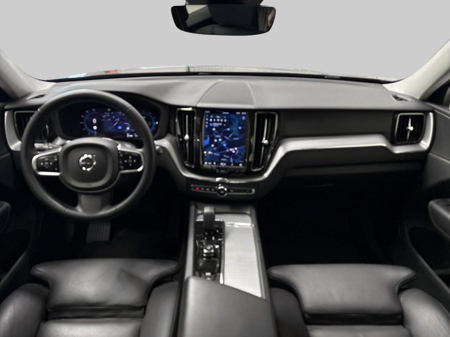 VOLVO XC60 2023