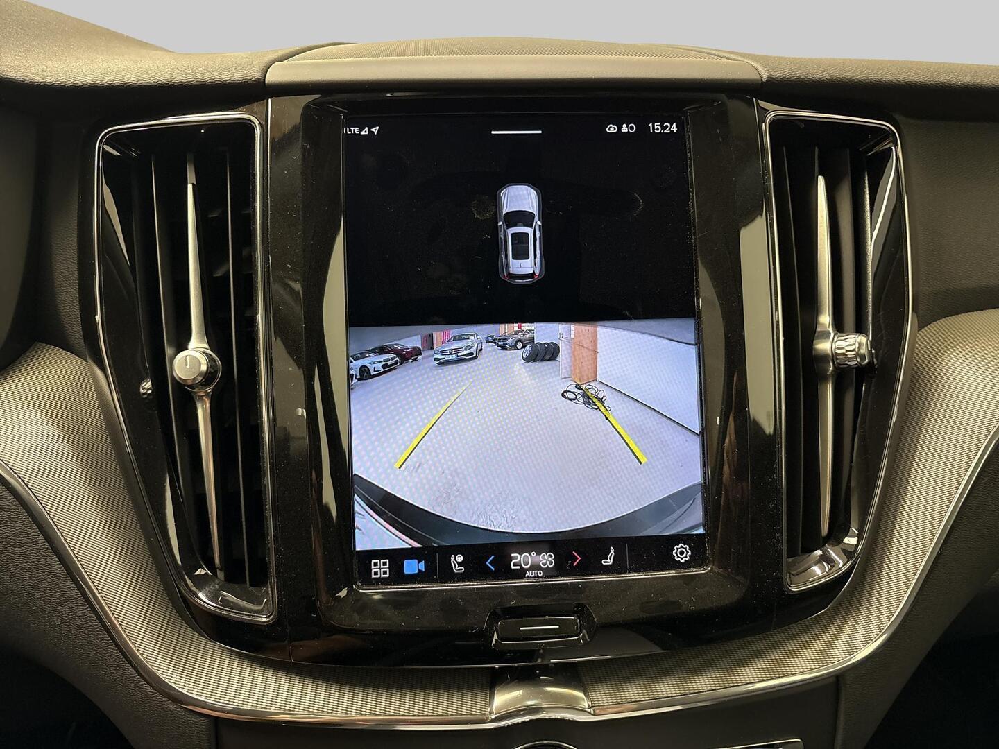 VOLVO XC60 2023
