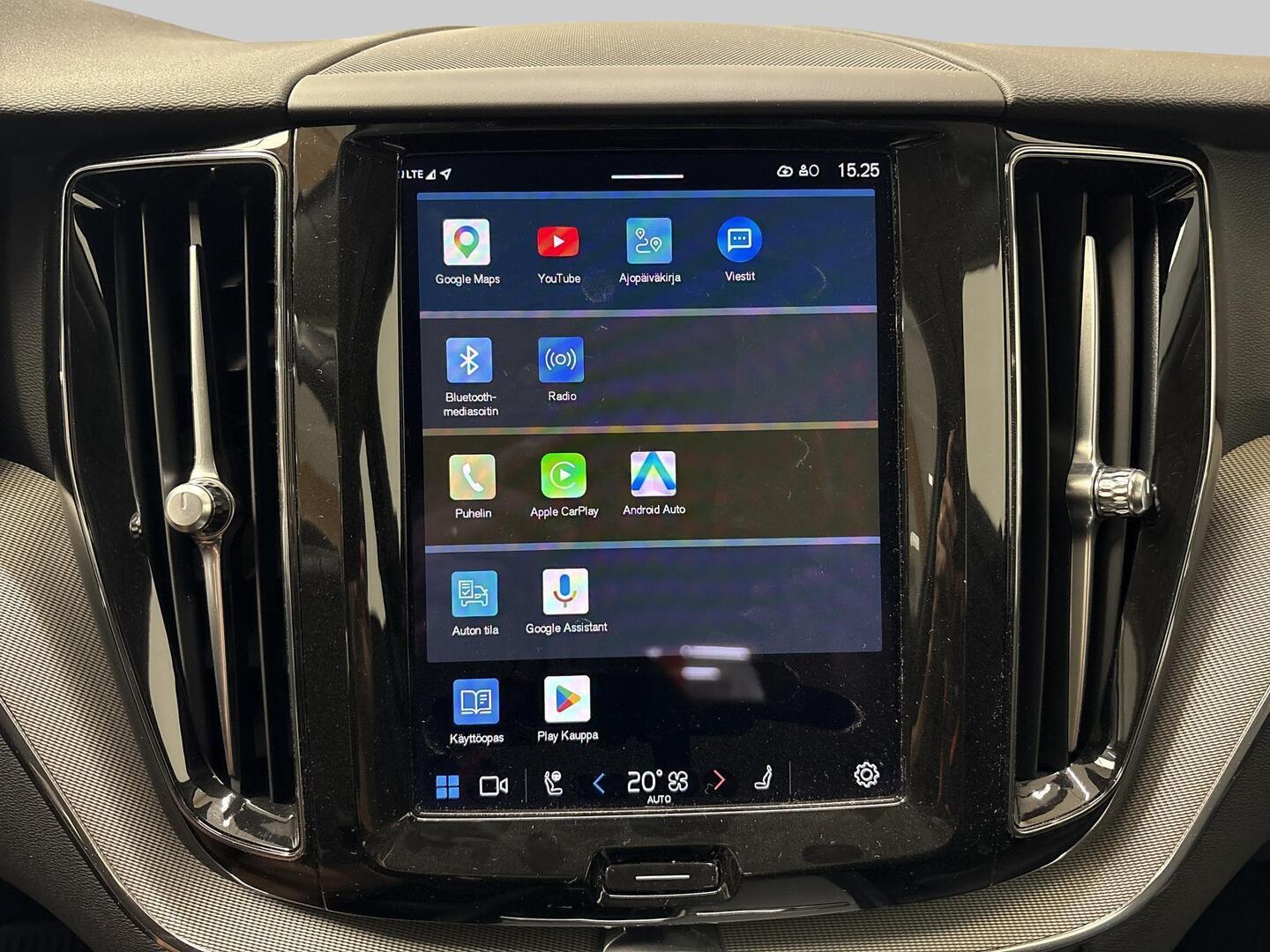 VOLVO XC60 2023