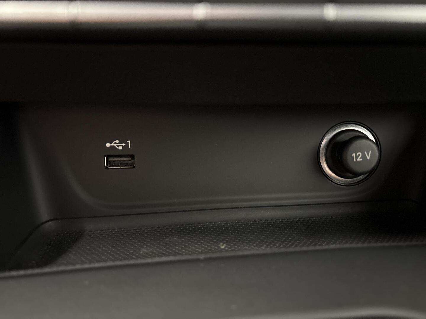AUDI A4 2023