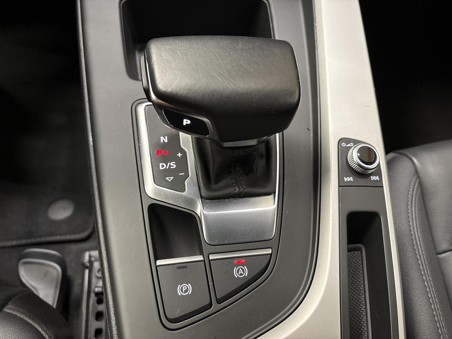 AUDI A4 2023