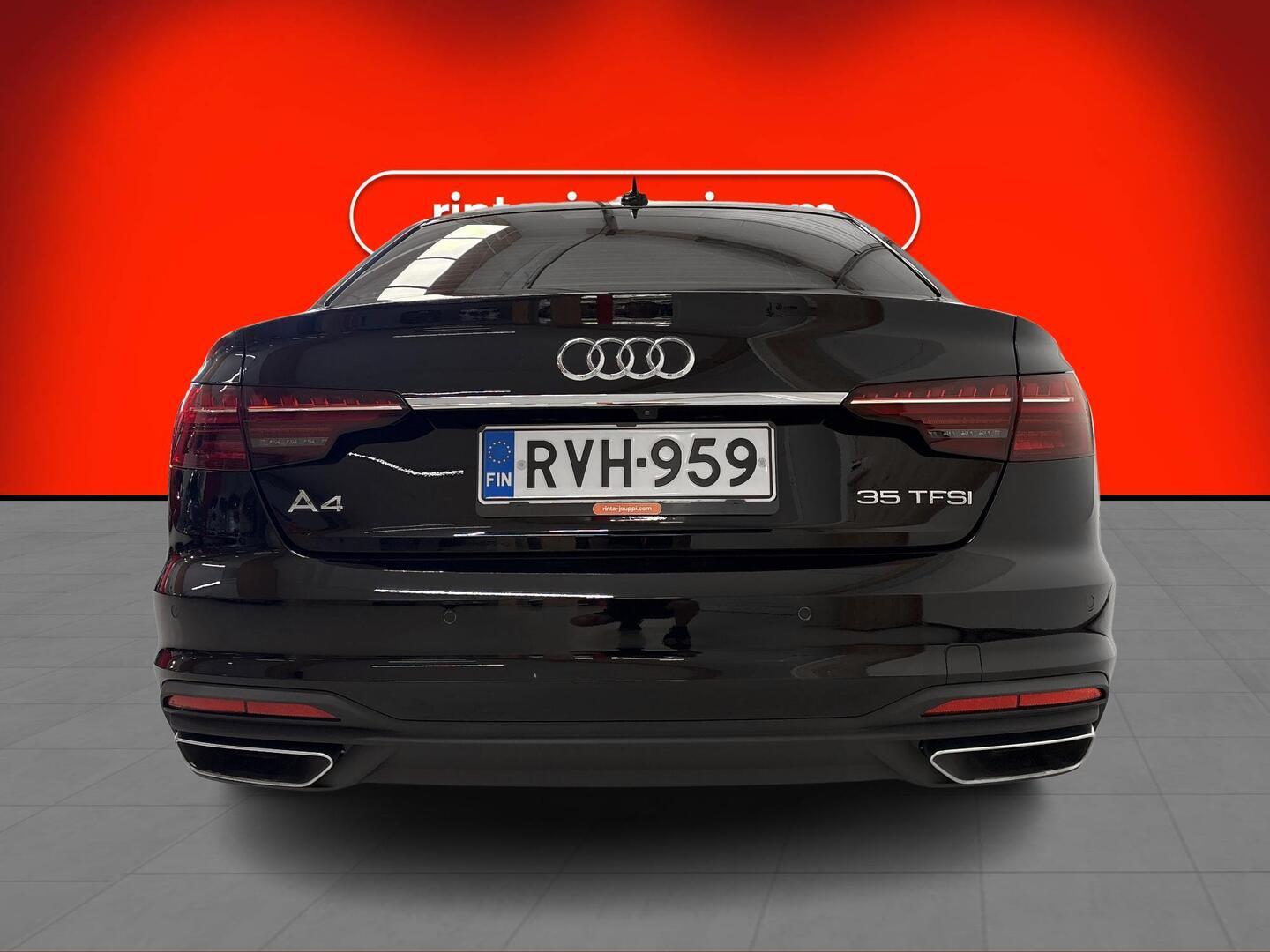 AUDI A4 2023