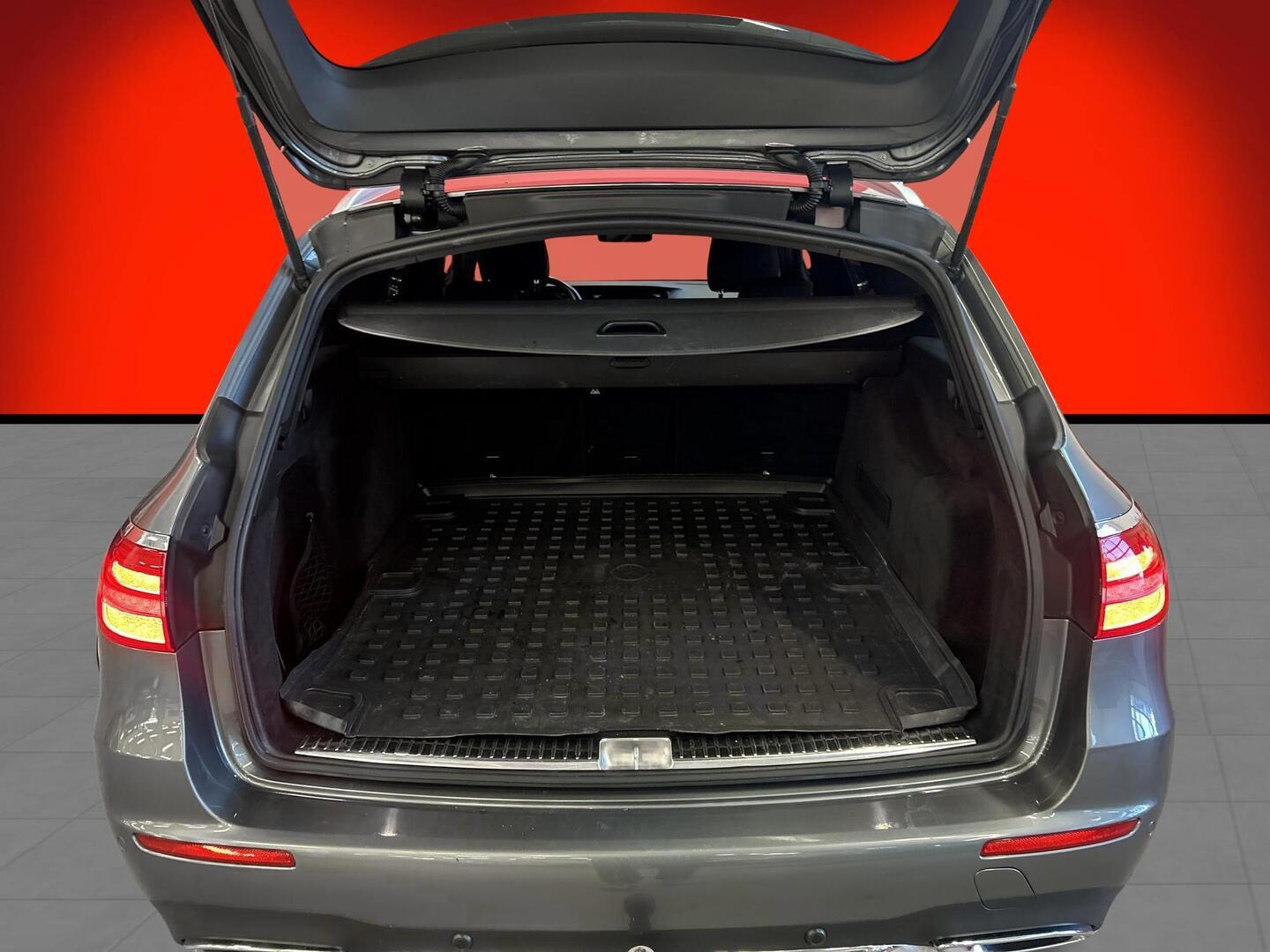 MERCEDES-BENZ E 2019