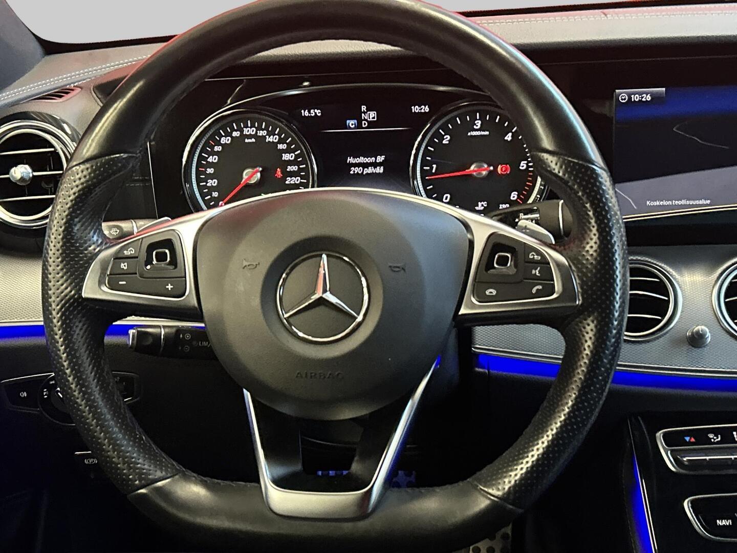 MERCEDES-BENZ E 2019