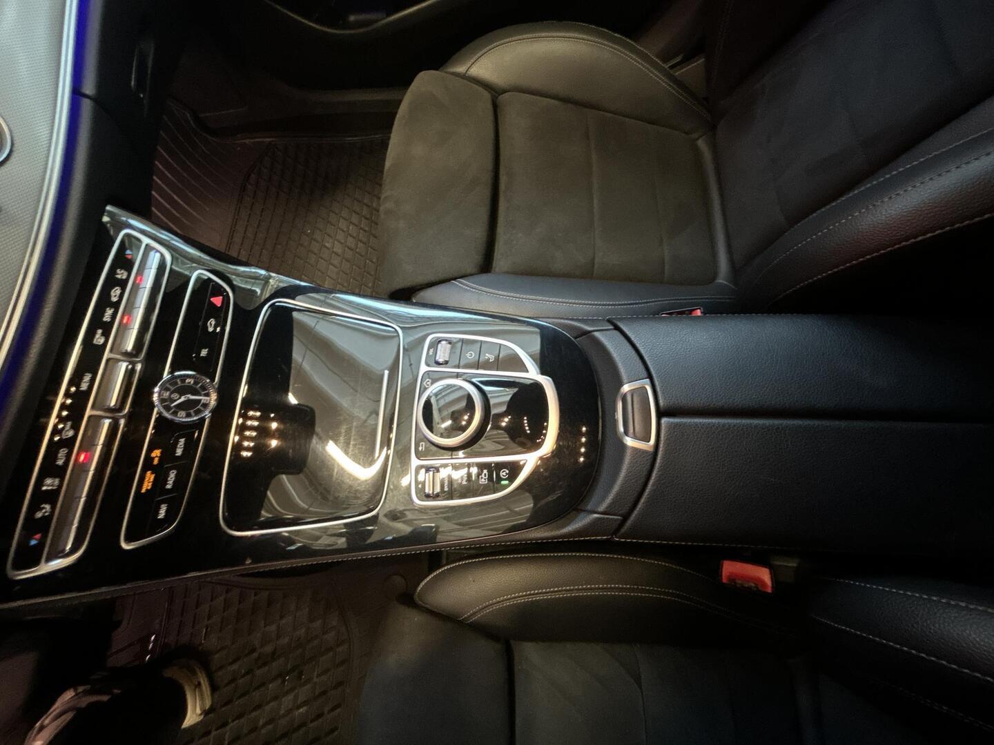 MERCEDES-BENZ E 2019