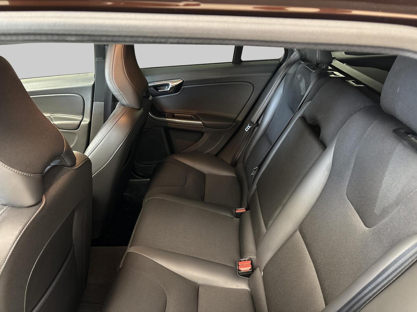 VOLVO V60 Cross Country 2016