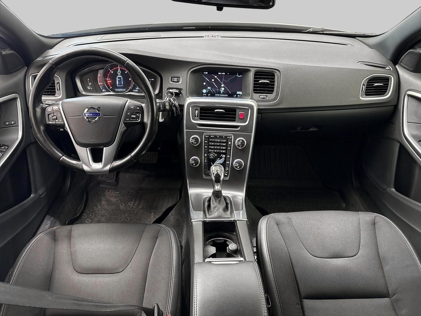 VOLVO V60 Cross Country 2016
