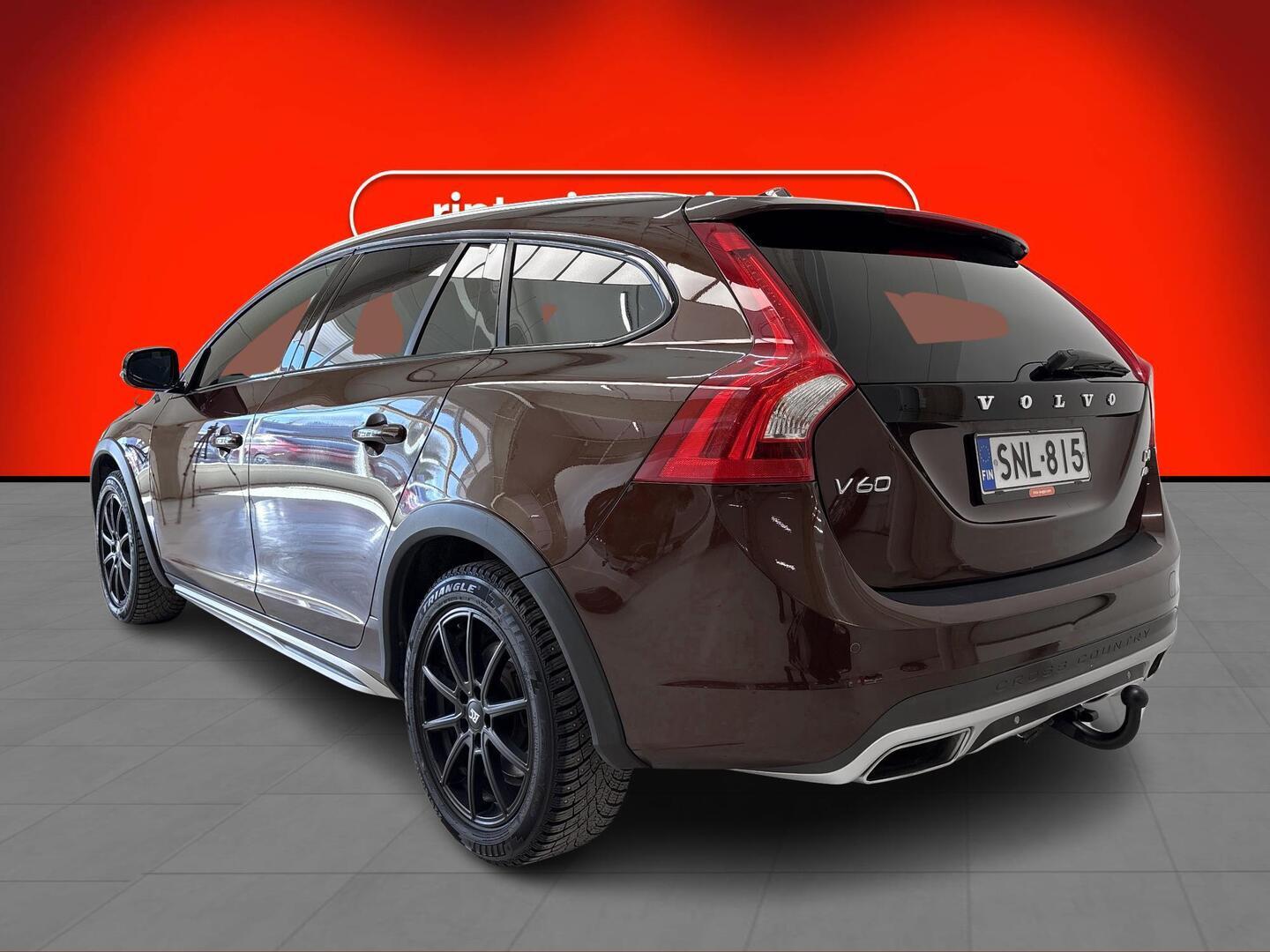 VOLVO V60 Cross Country 2016
