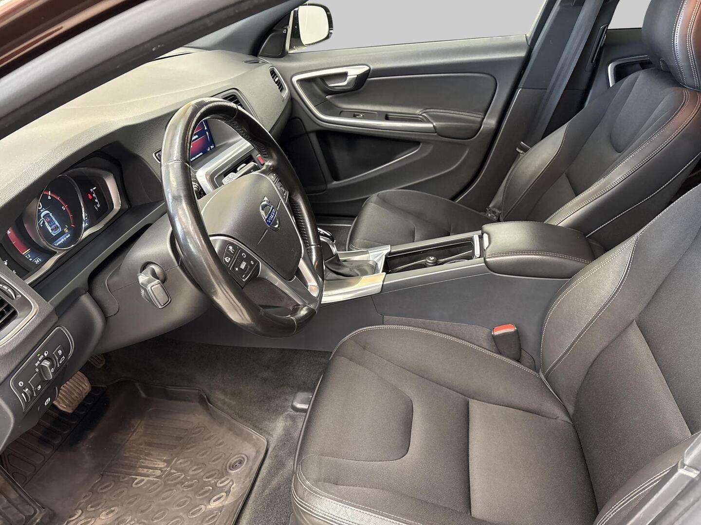 VOLVO V60 Cross Country 2016
