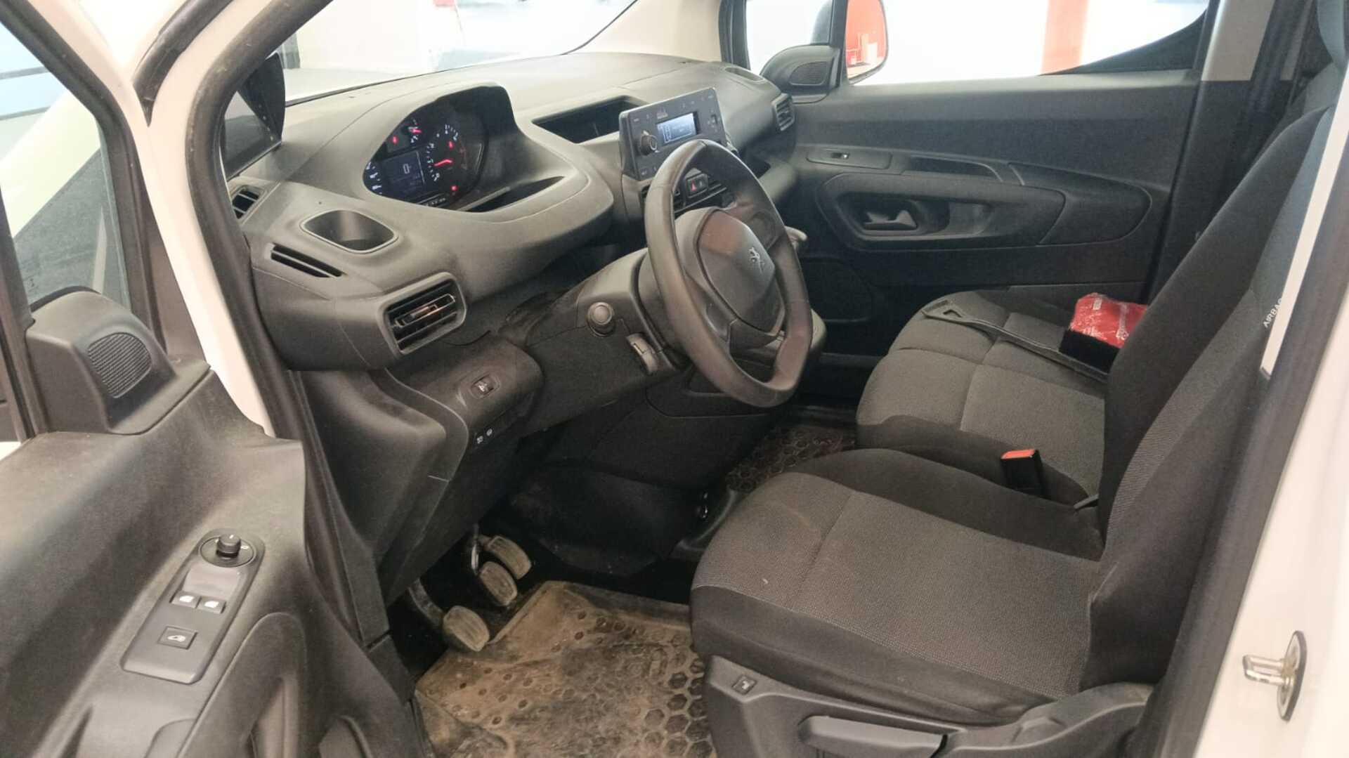 PEUGEOT Partner 2023