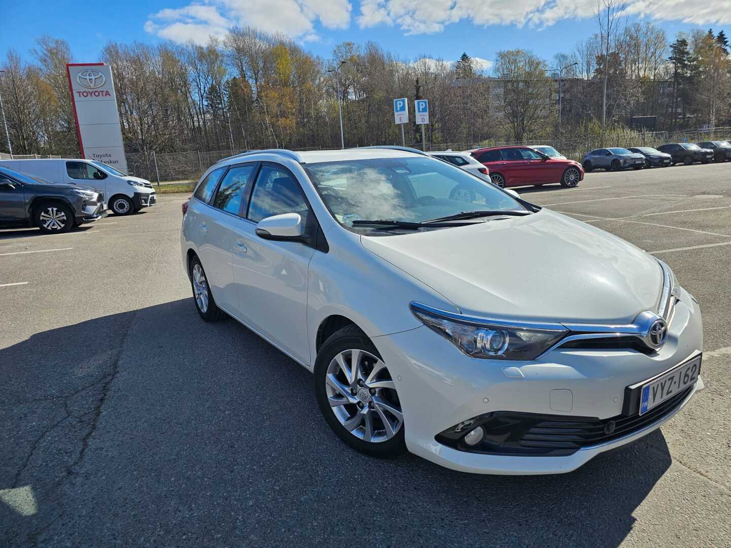 TOYOTA Auris 2016