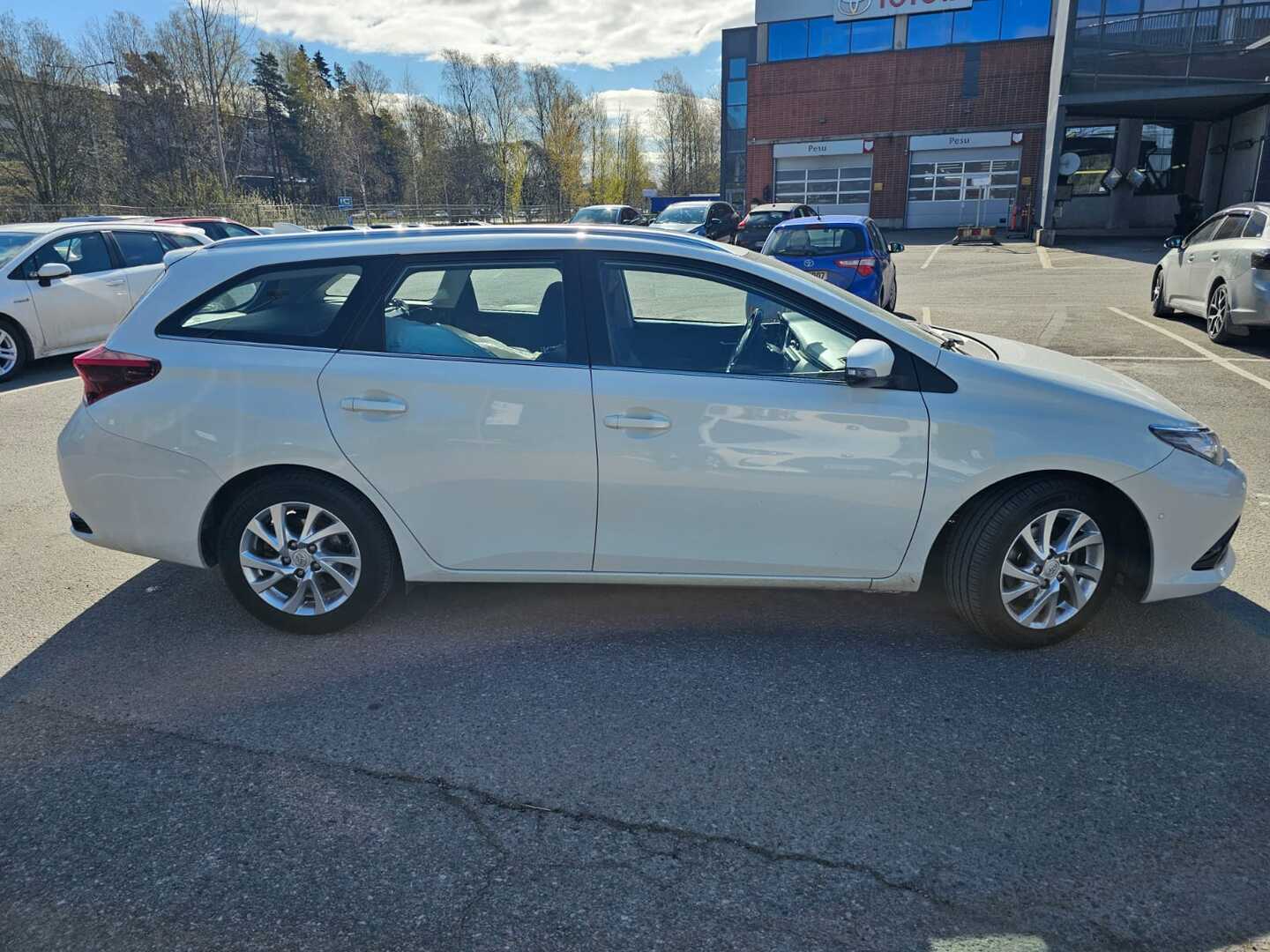 TOYOTA Auris 2016