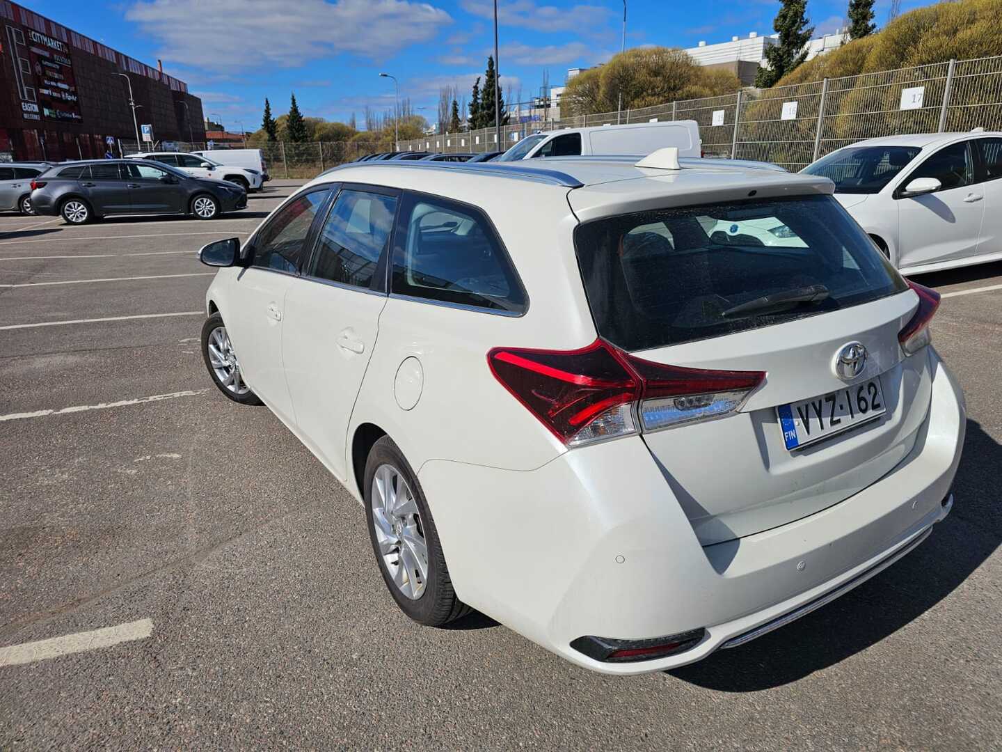 TOYOTA Auris 2016