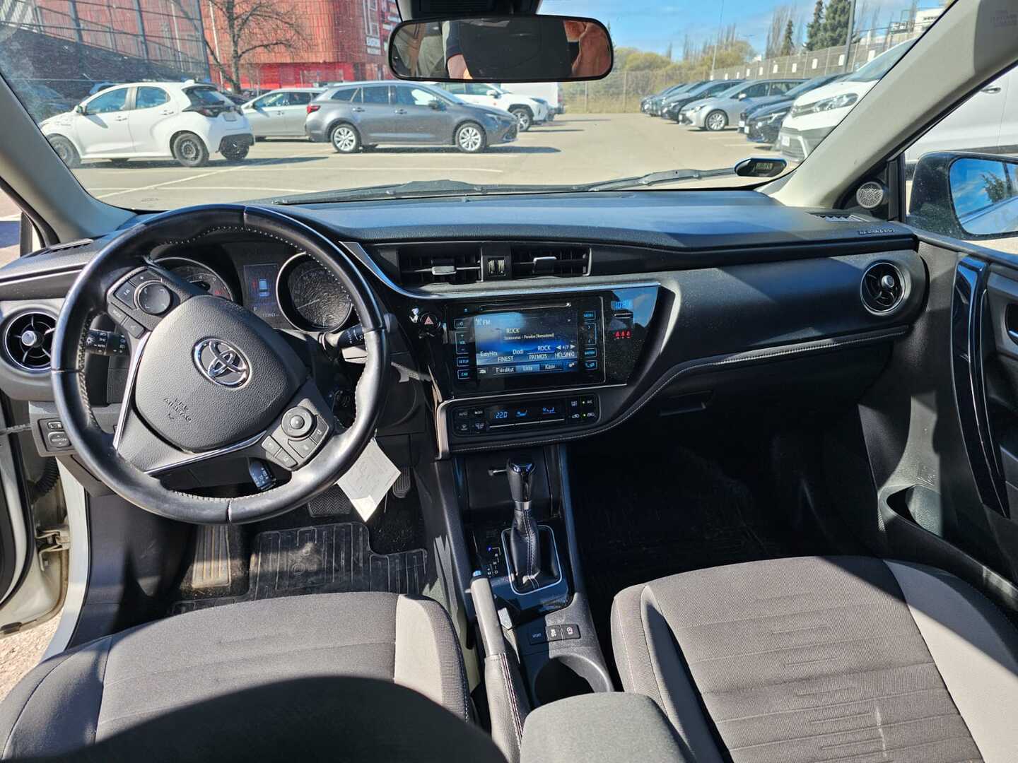 TOYOTA Auris 2016