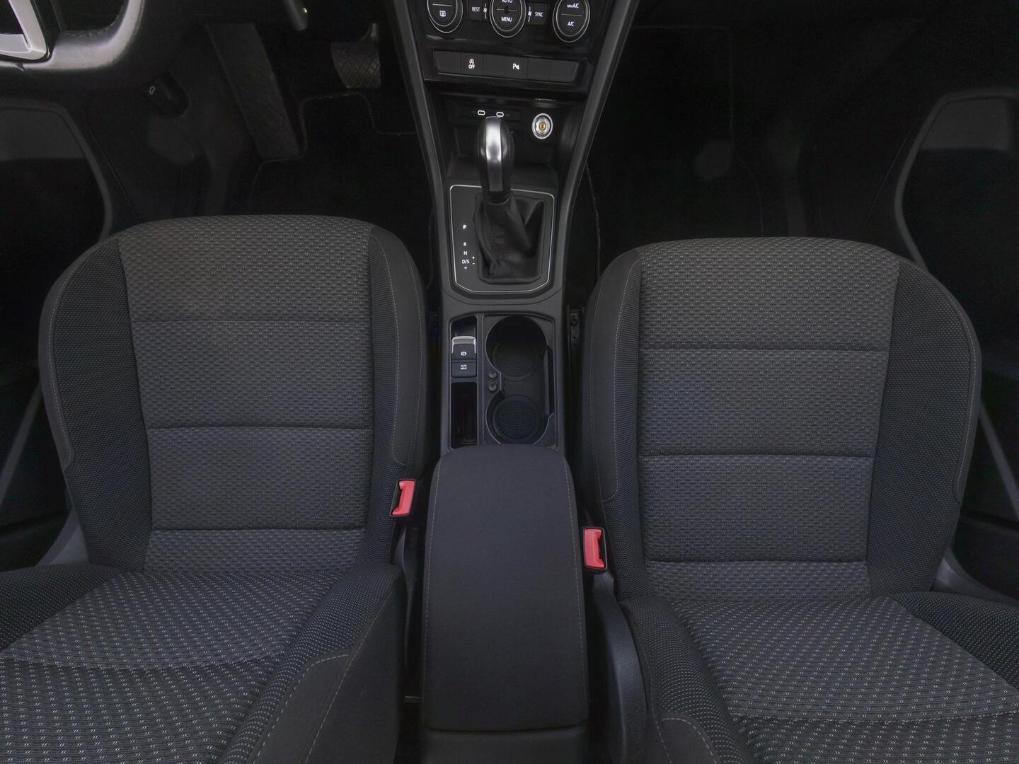 VOLKSWAGEN TOURAN 2021