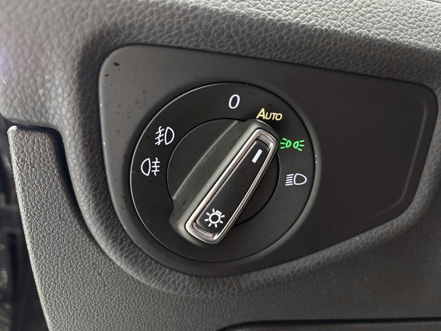 VOLKSWAGEN TOURAN 2021