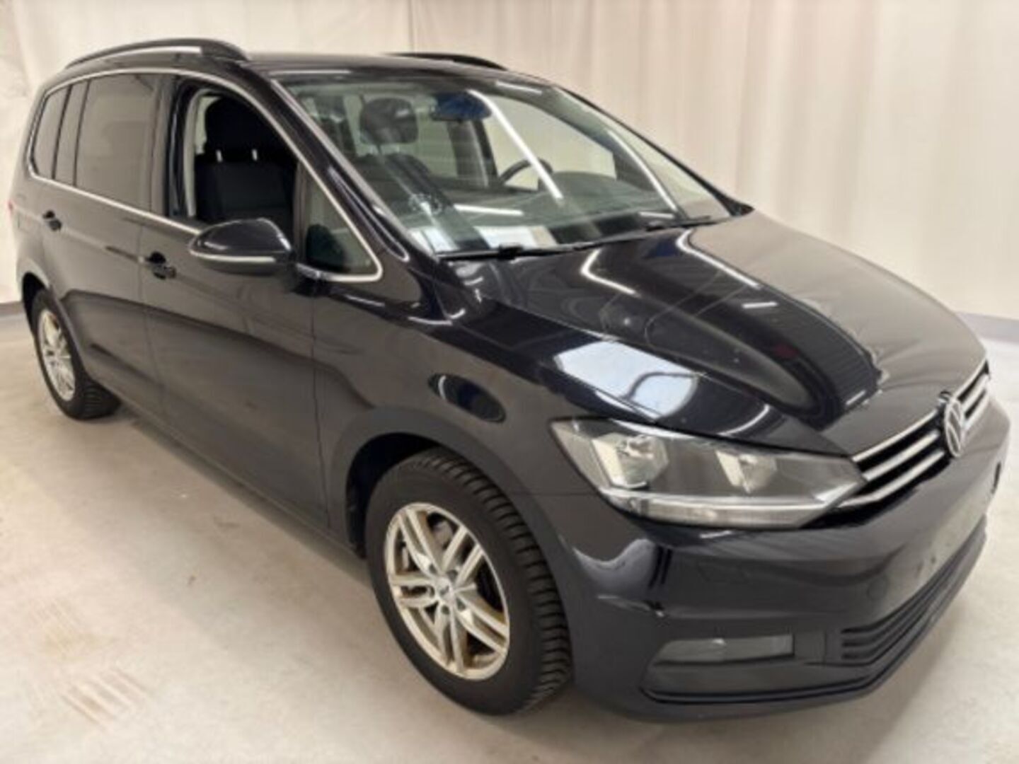 VOLKSWAGEN TOURAN 2021