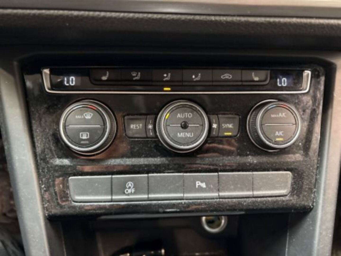 VOLKSWAGEN TOURAN 2021