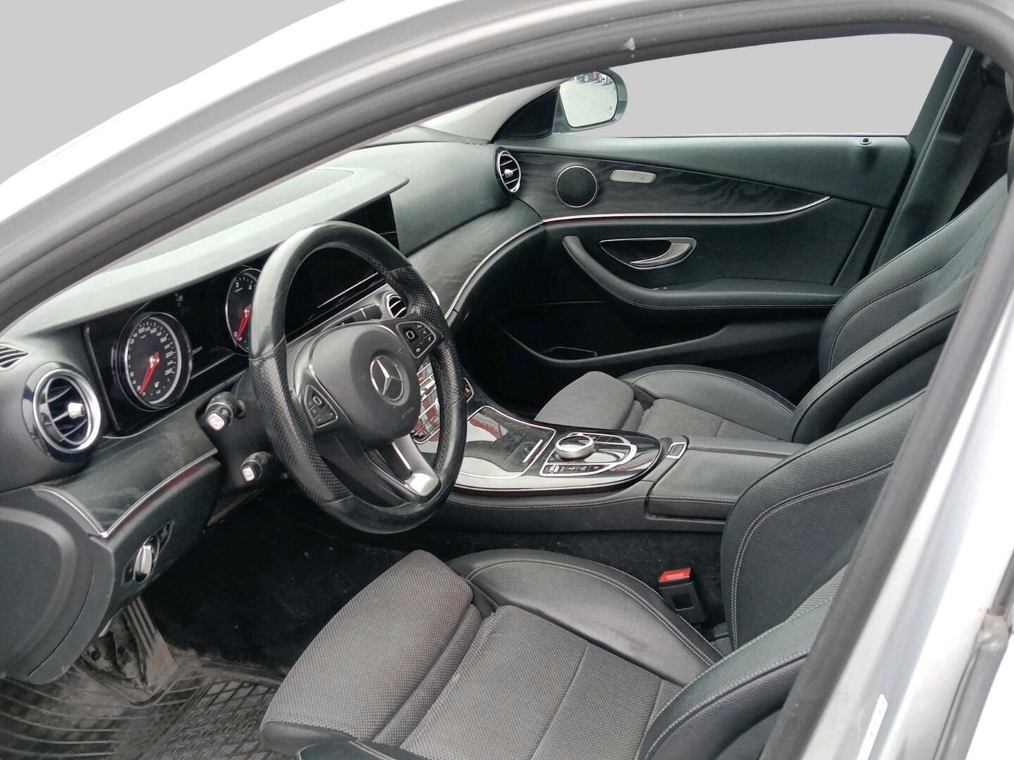 MERCEDES-BENZ E 2017