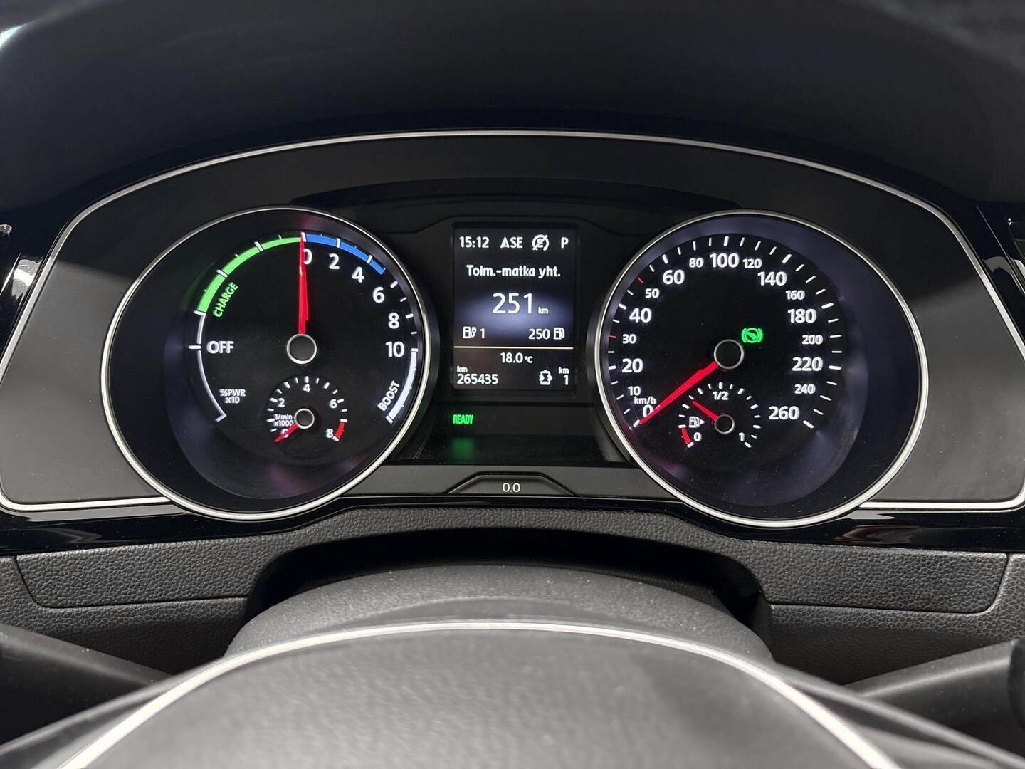 VOLKSWAGEN Passat 2016