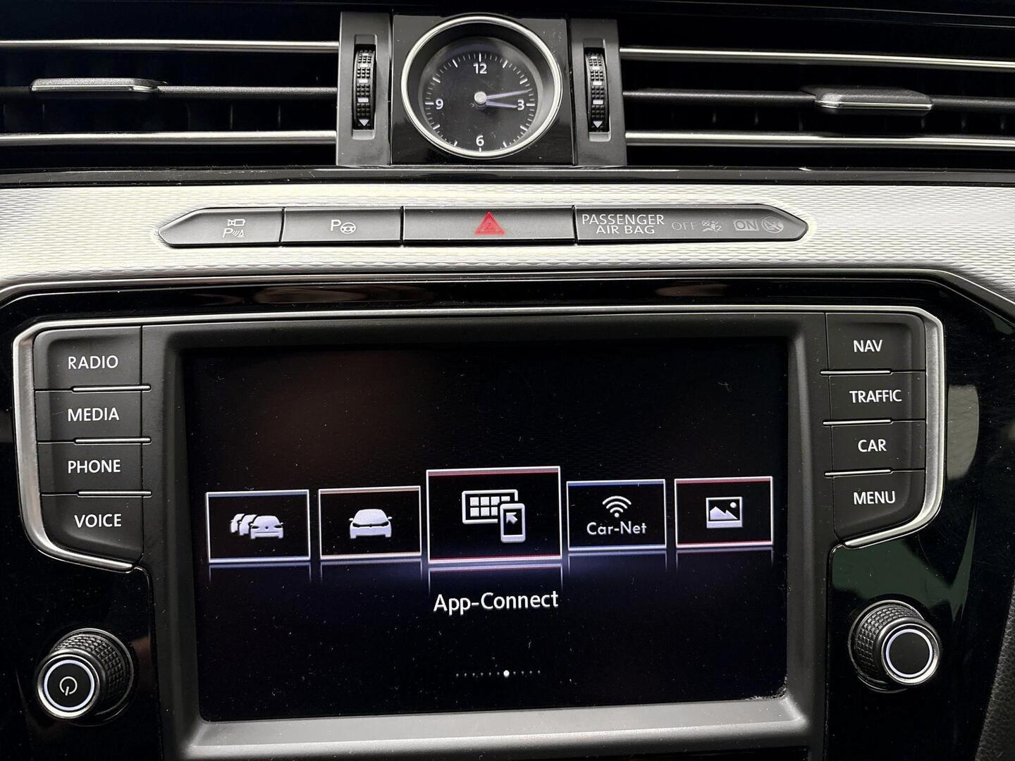 VOLKSWAGEN Passat 2016