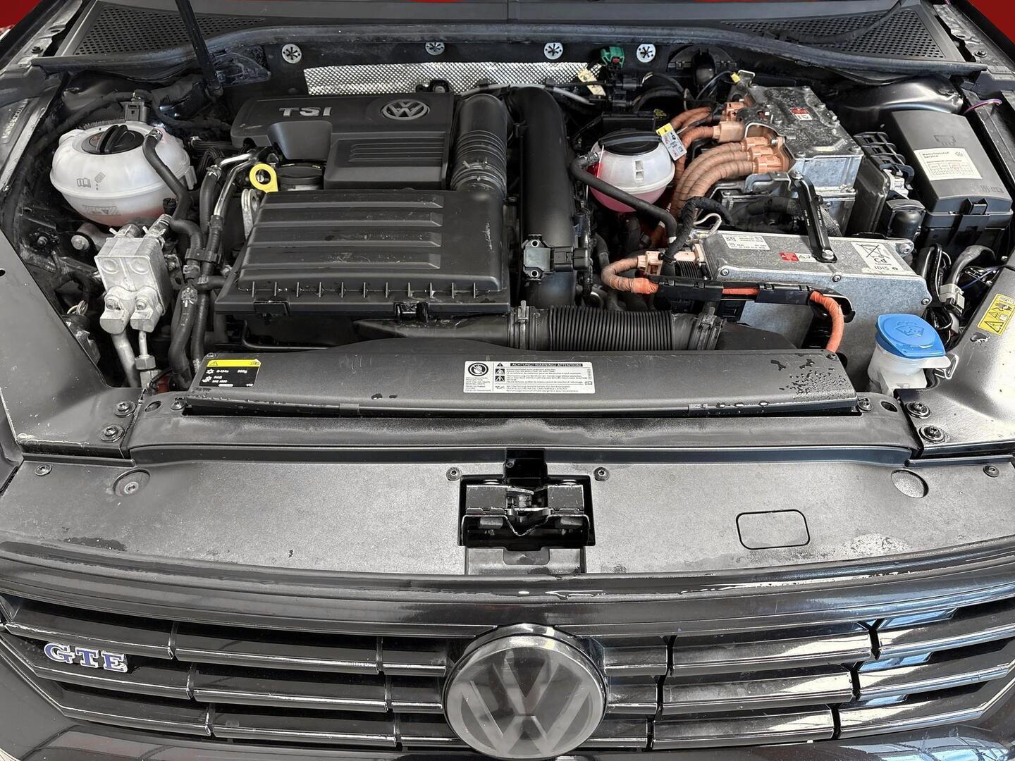 VOLKSWAGEN Passat 2016