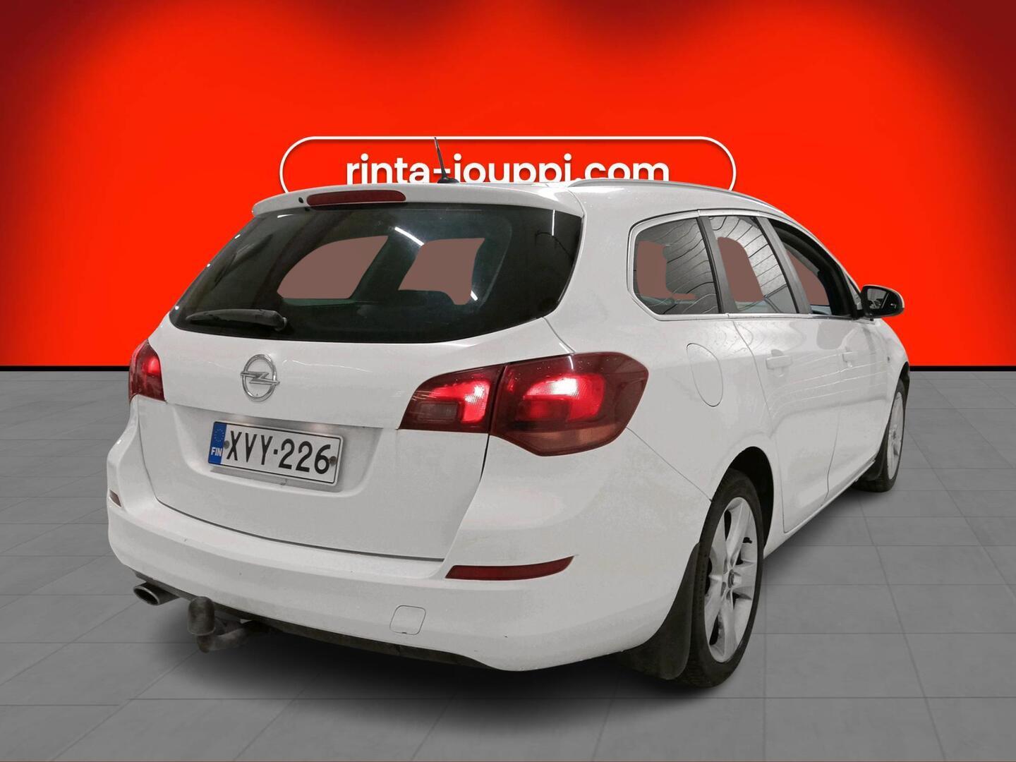 OPEL Astra 2011