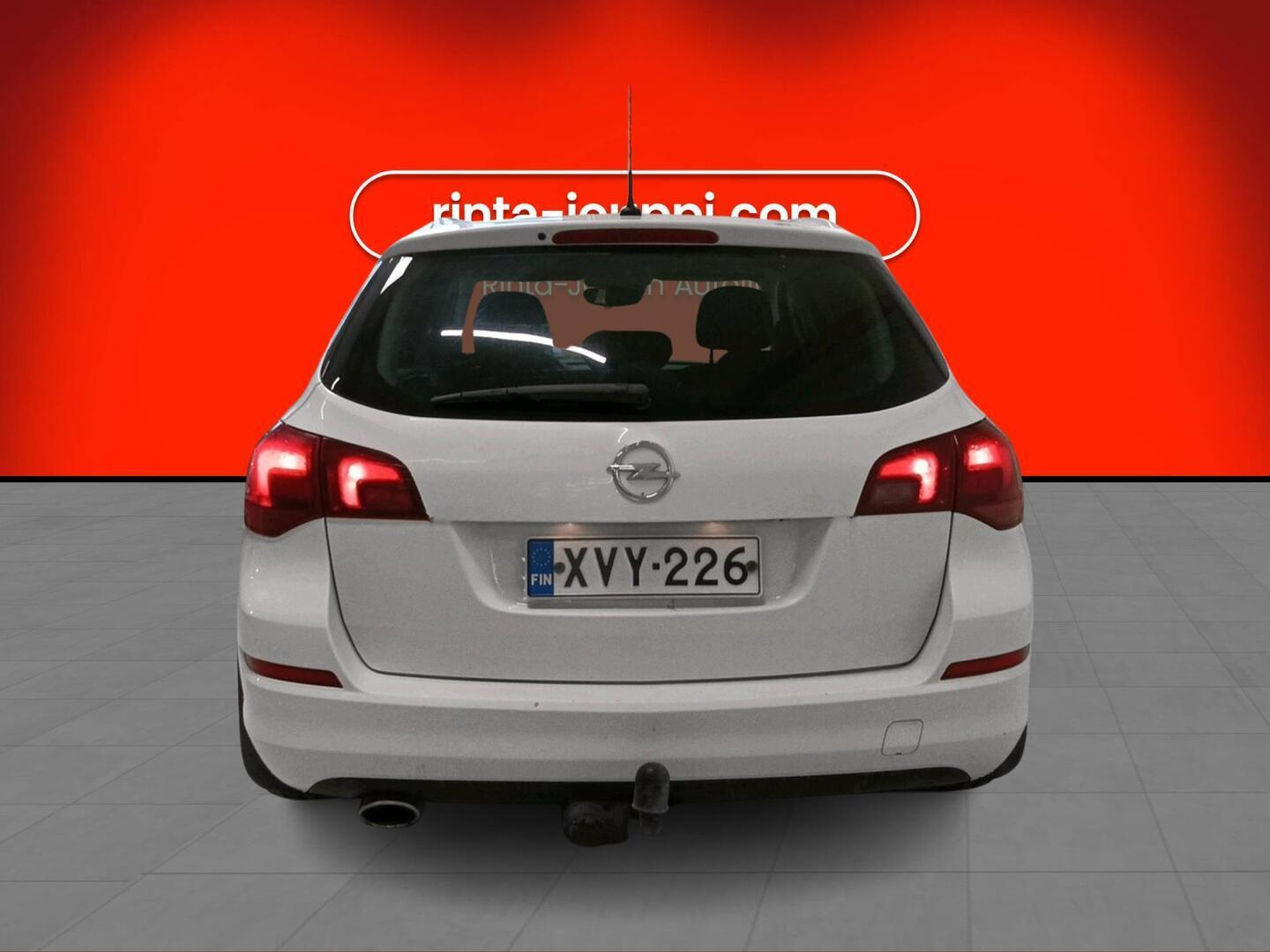 OPEL Astra 2011