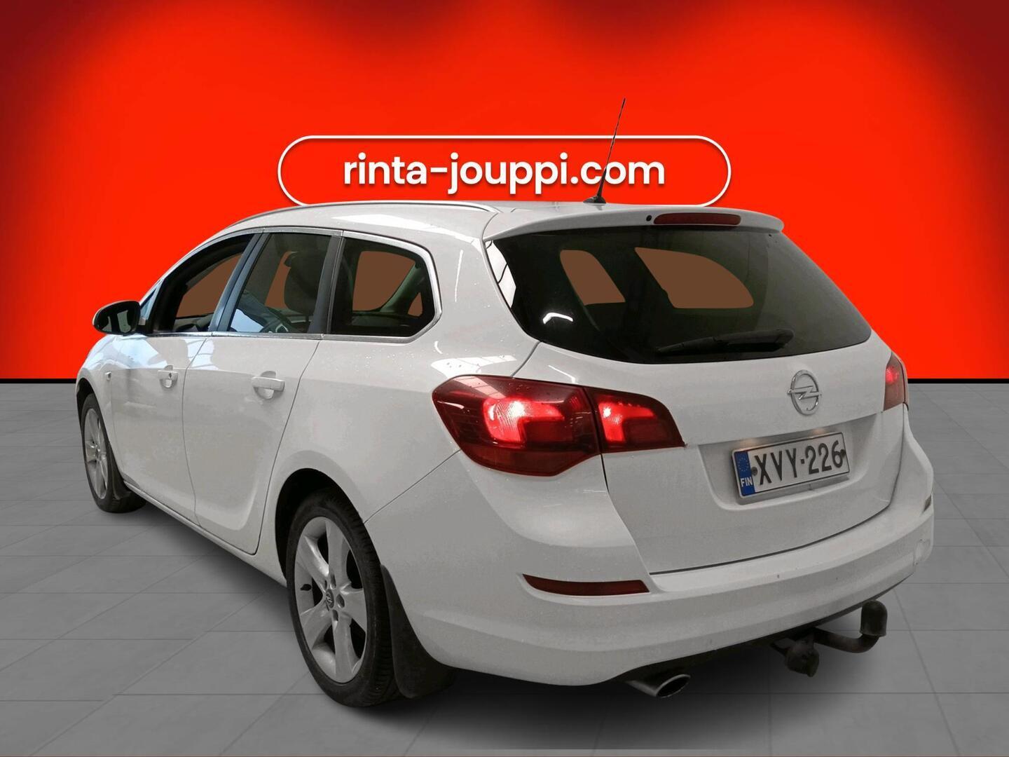 OPEL Astra 2011