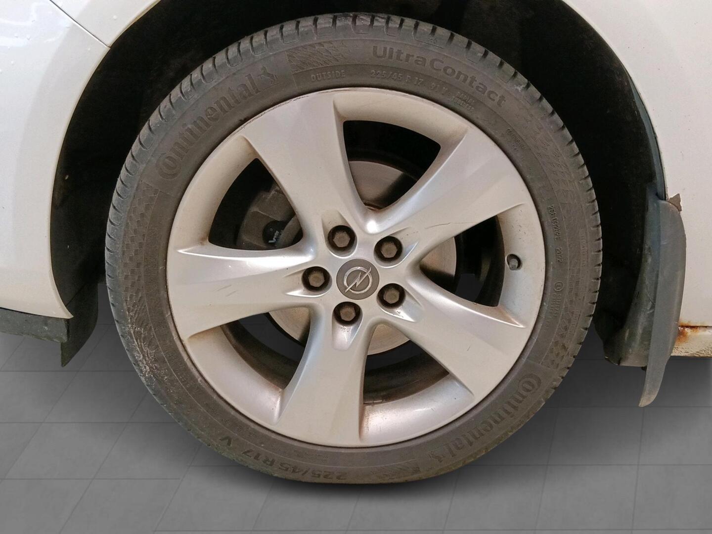 OPEL Astra 2011
