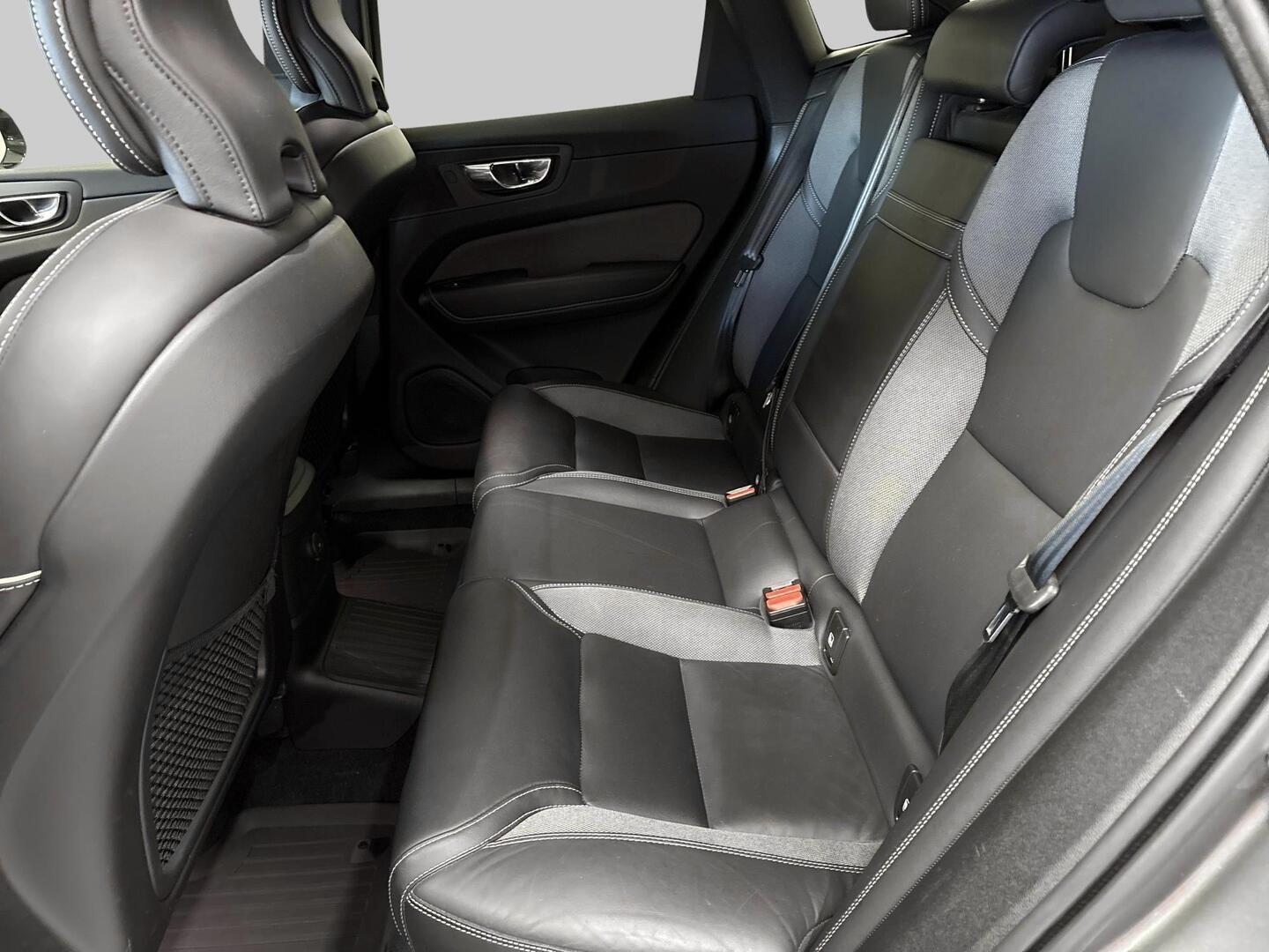 VOLVO XC60 2021