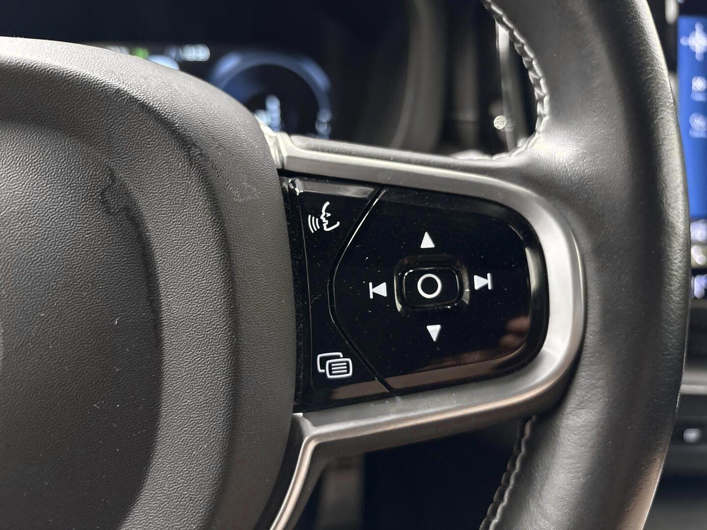 VOLVO XC60 2021