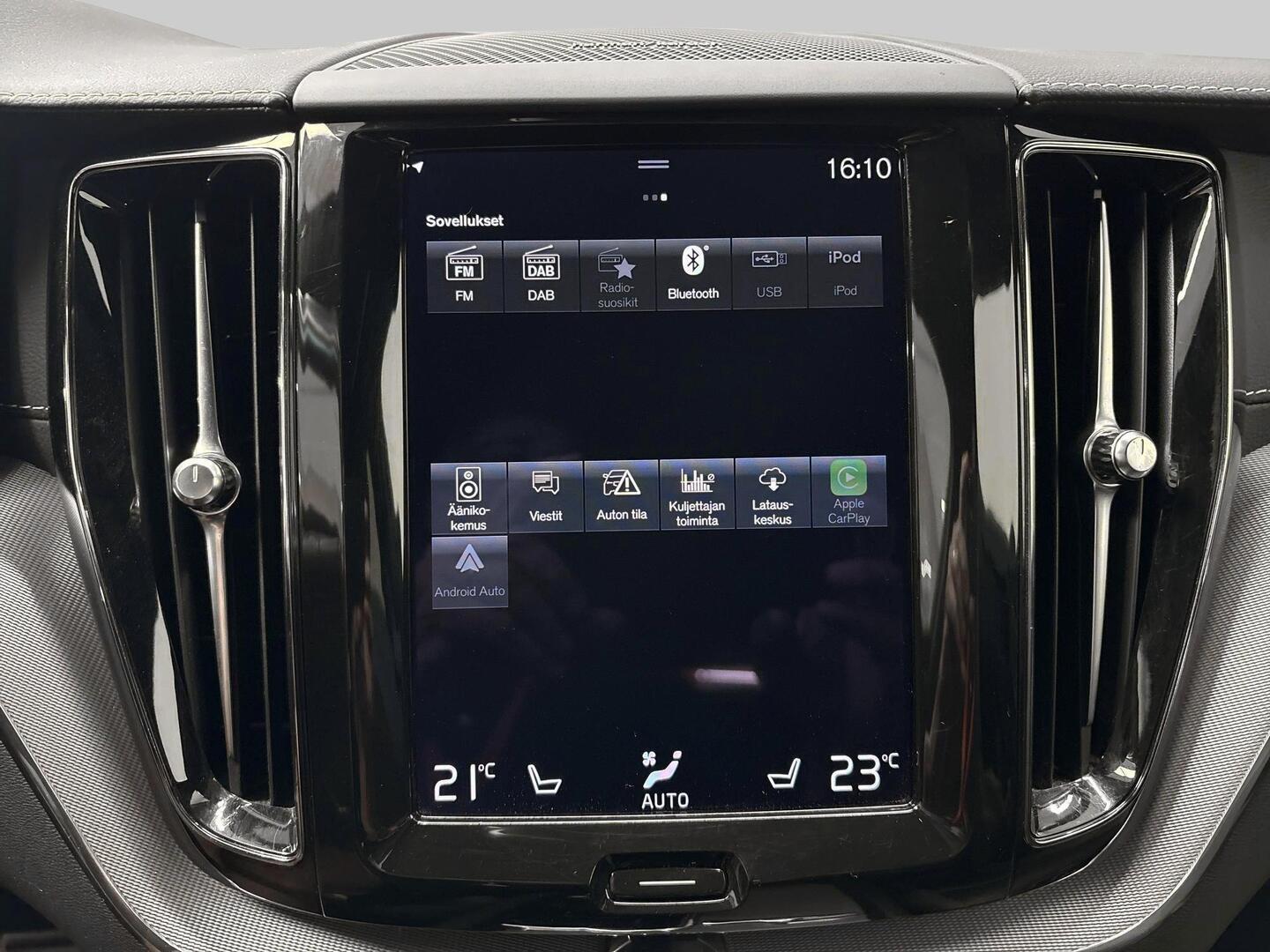 VOLVO XC60 2021