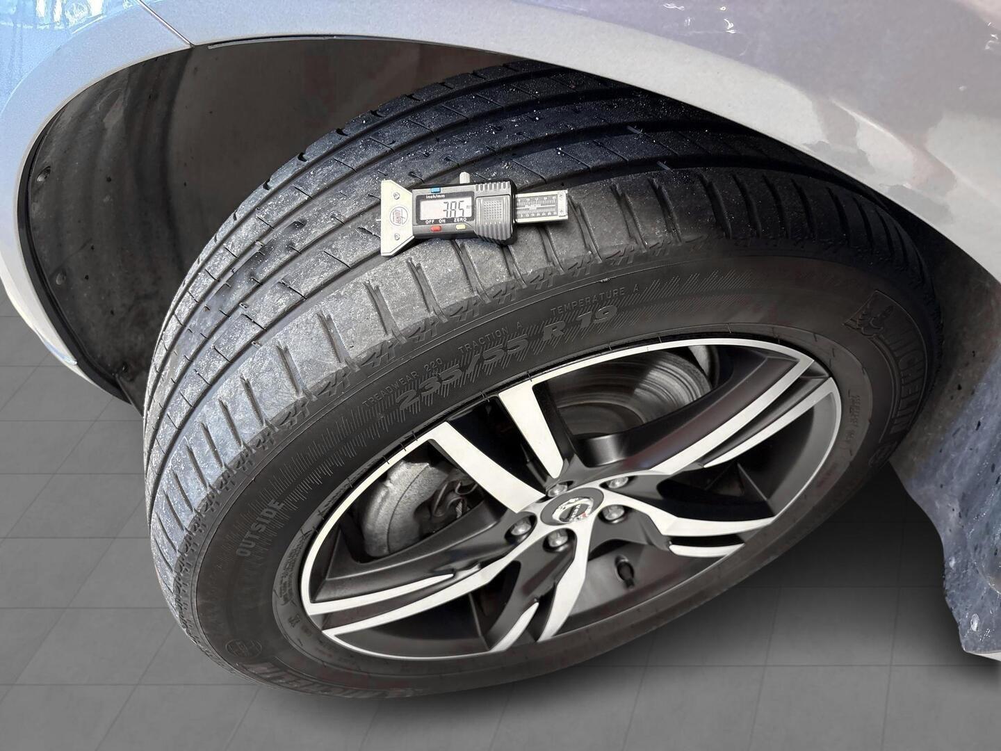 VOLVO XC60 2021