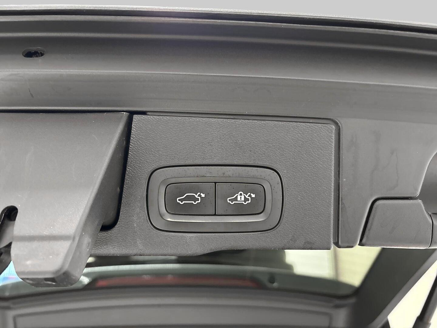VOLVO XC60 2021