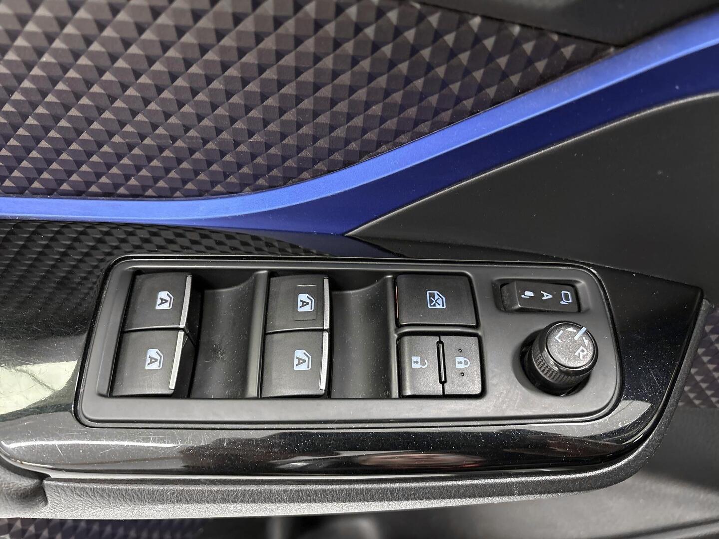 TOYOTA C-HR 2017