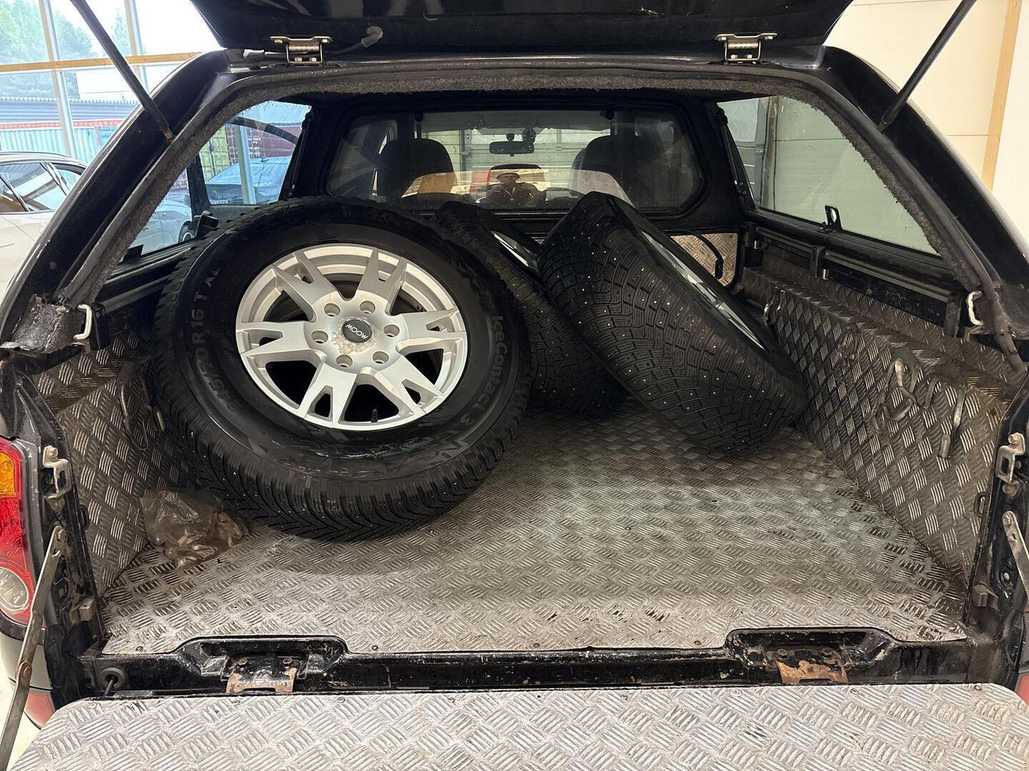 MITSUBISHI L200 2011