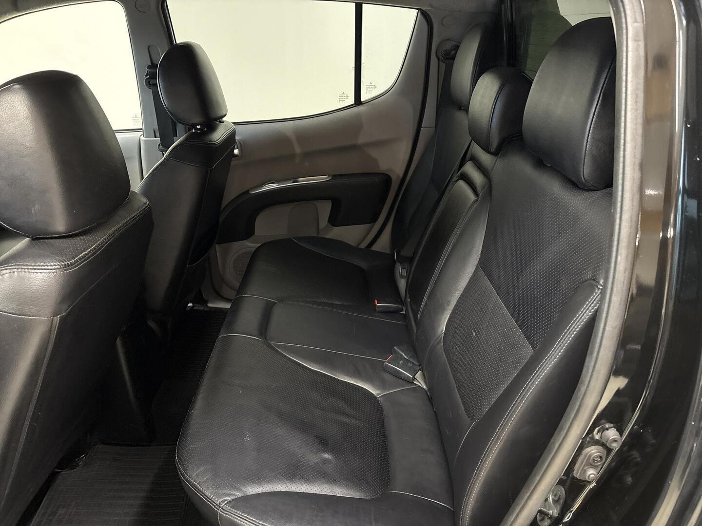 MITSUBISHI L200 2011