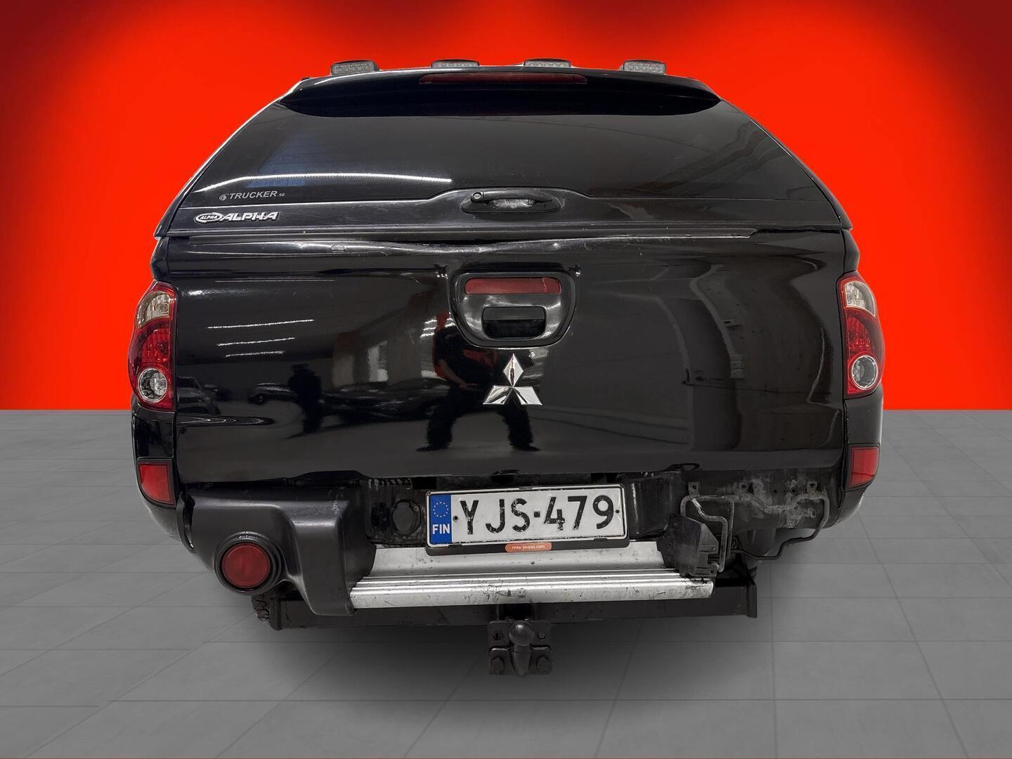 MITSUBISHI L200 2011