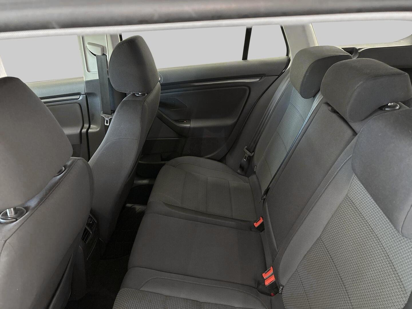 VOLKSWAGEN Golf 2010