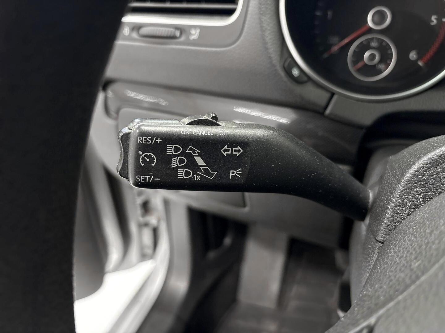 VOLKSWAGEN Golf 2010