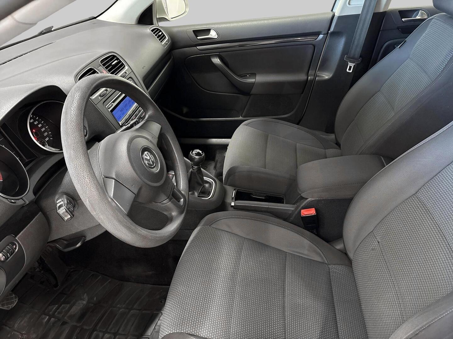 VOLKSWAGEN Golf 2010