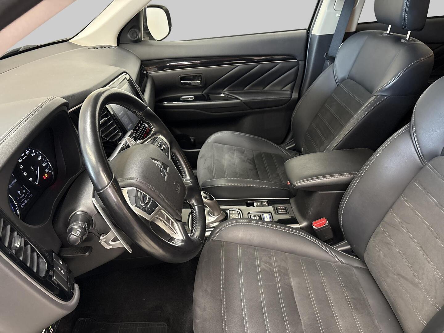 MITSUBISHI Outlander PHEV 2021