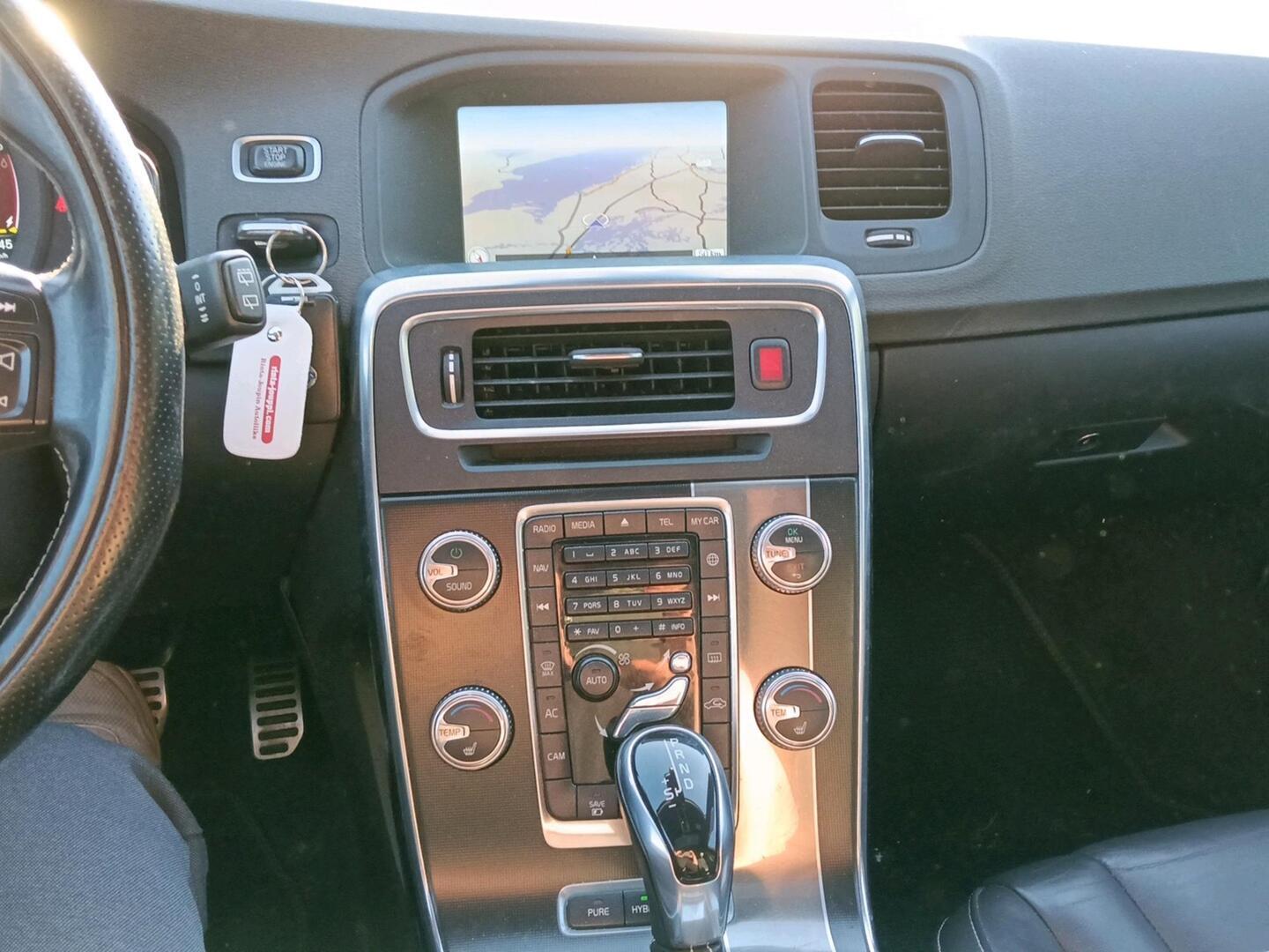 VOLVO V60 2014