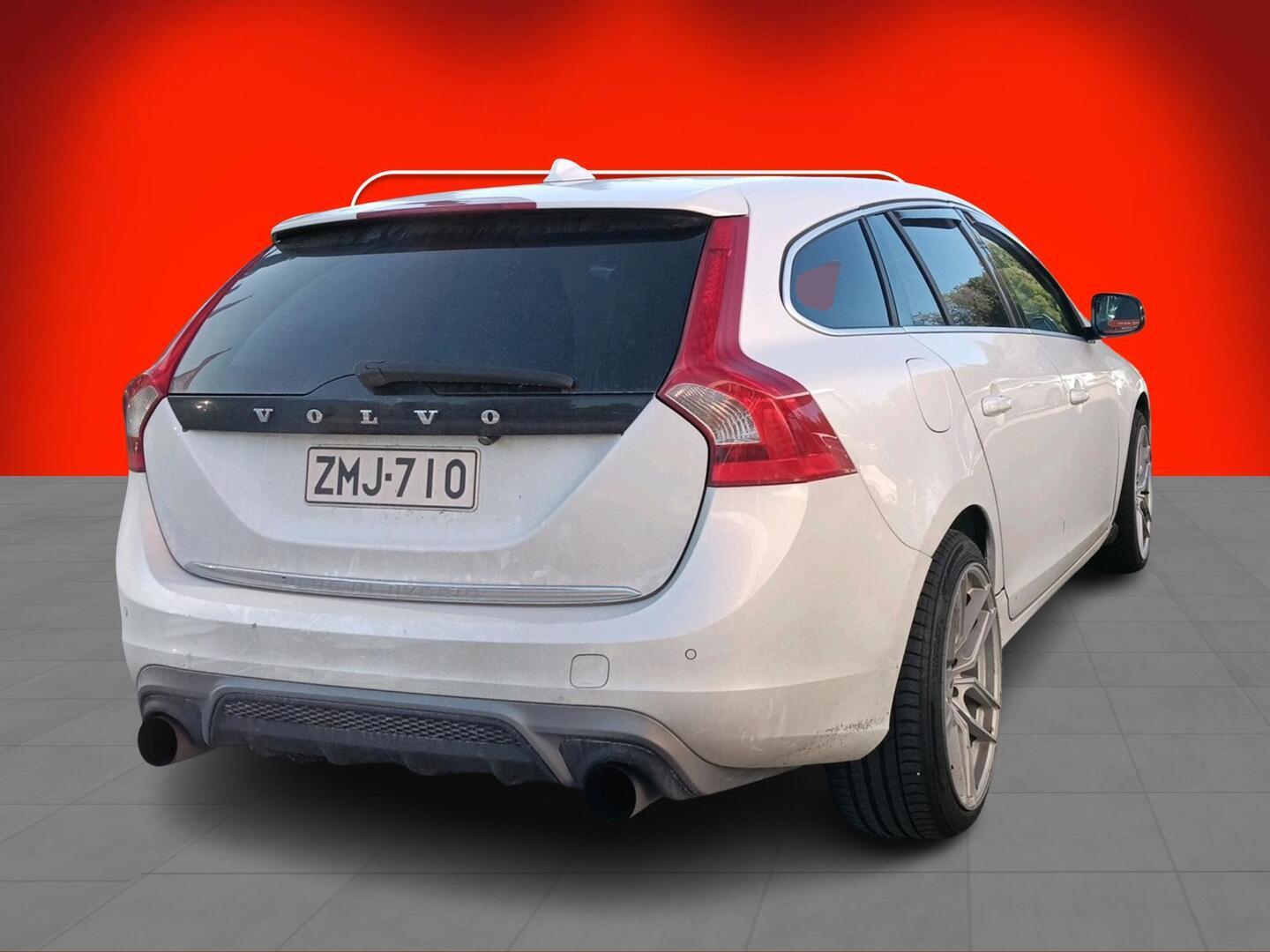 VOLVO V60 2014