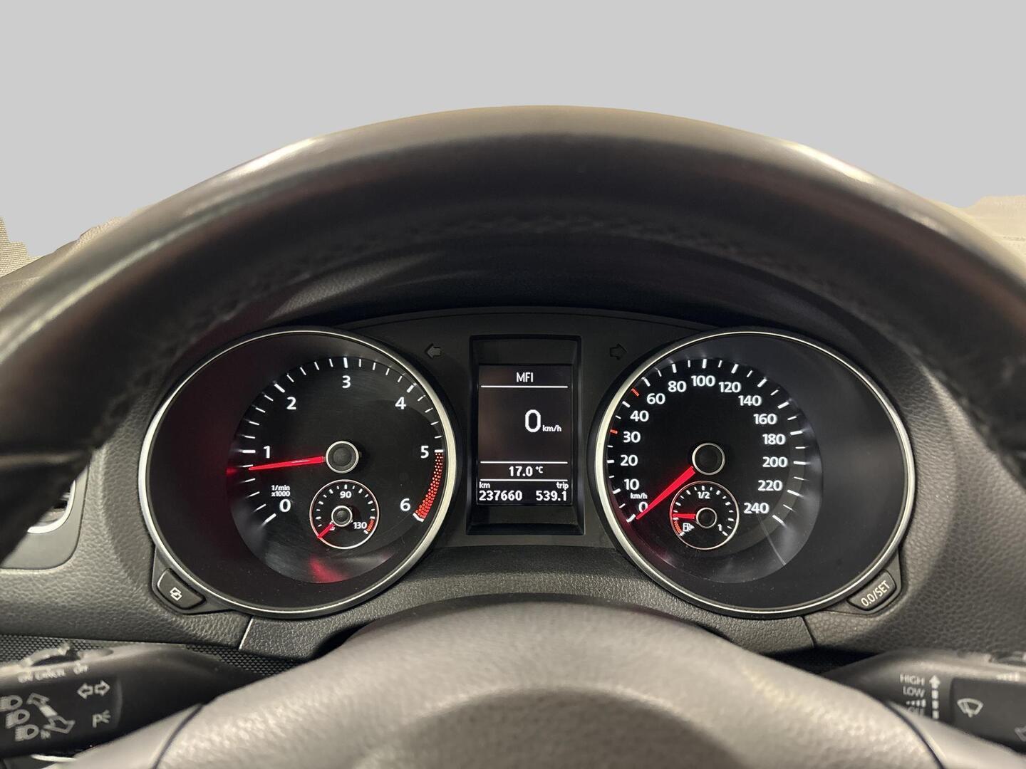 VOLKSWAGEN Golf 2012