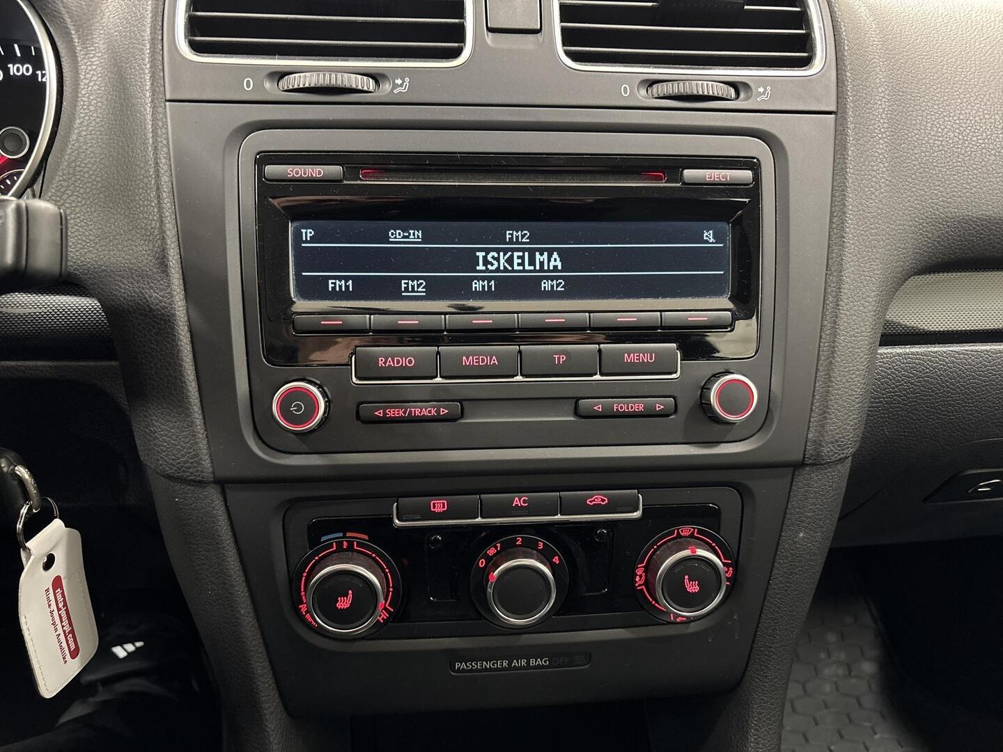 VOLKSWAGEN Golf 2012