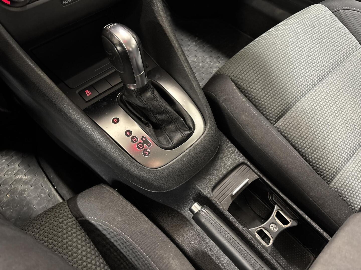 VOLKSWAGEN Golf 2012