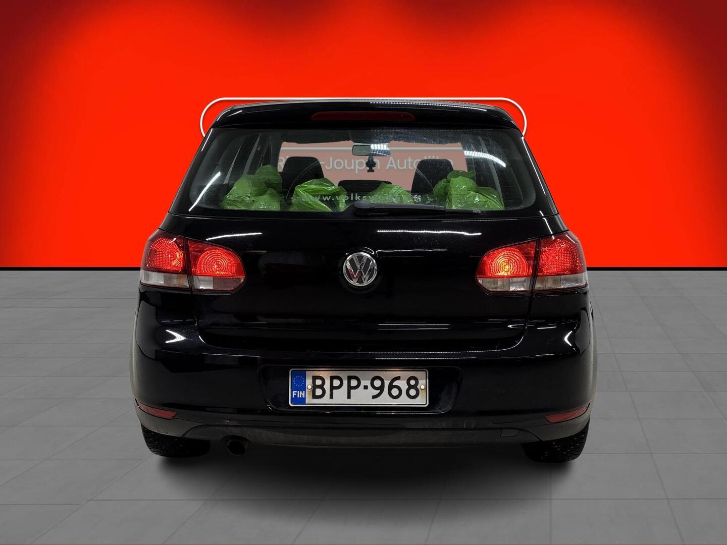 VOLKSWAGEN Golf 2012